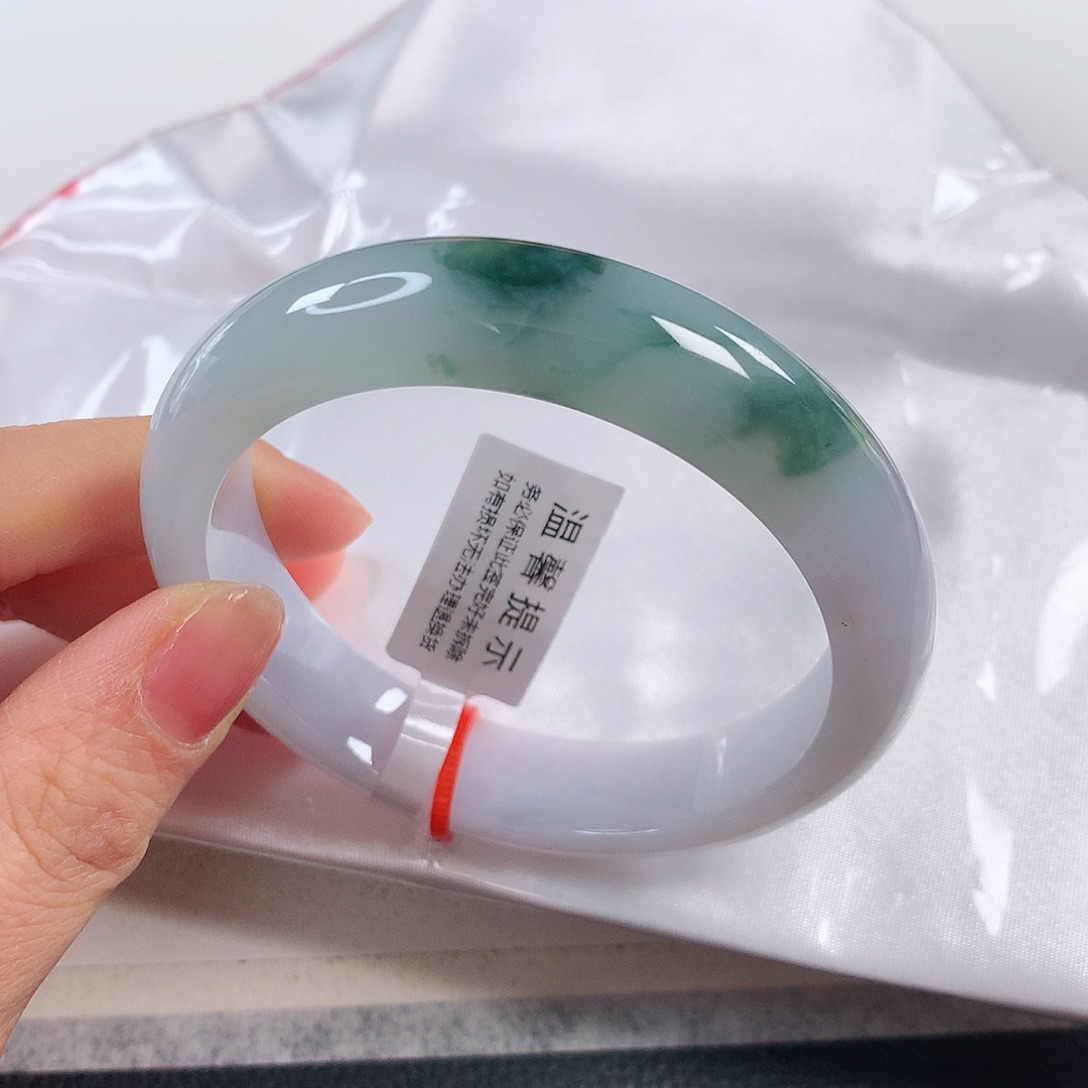 翡翠手镯未镶嵌 正圈