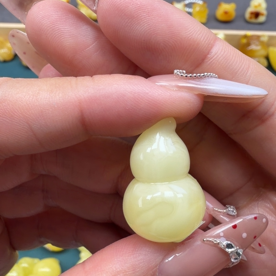 领***a琥珀未镶嵌裸石蜜蜡