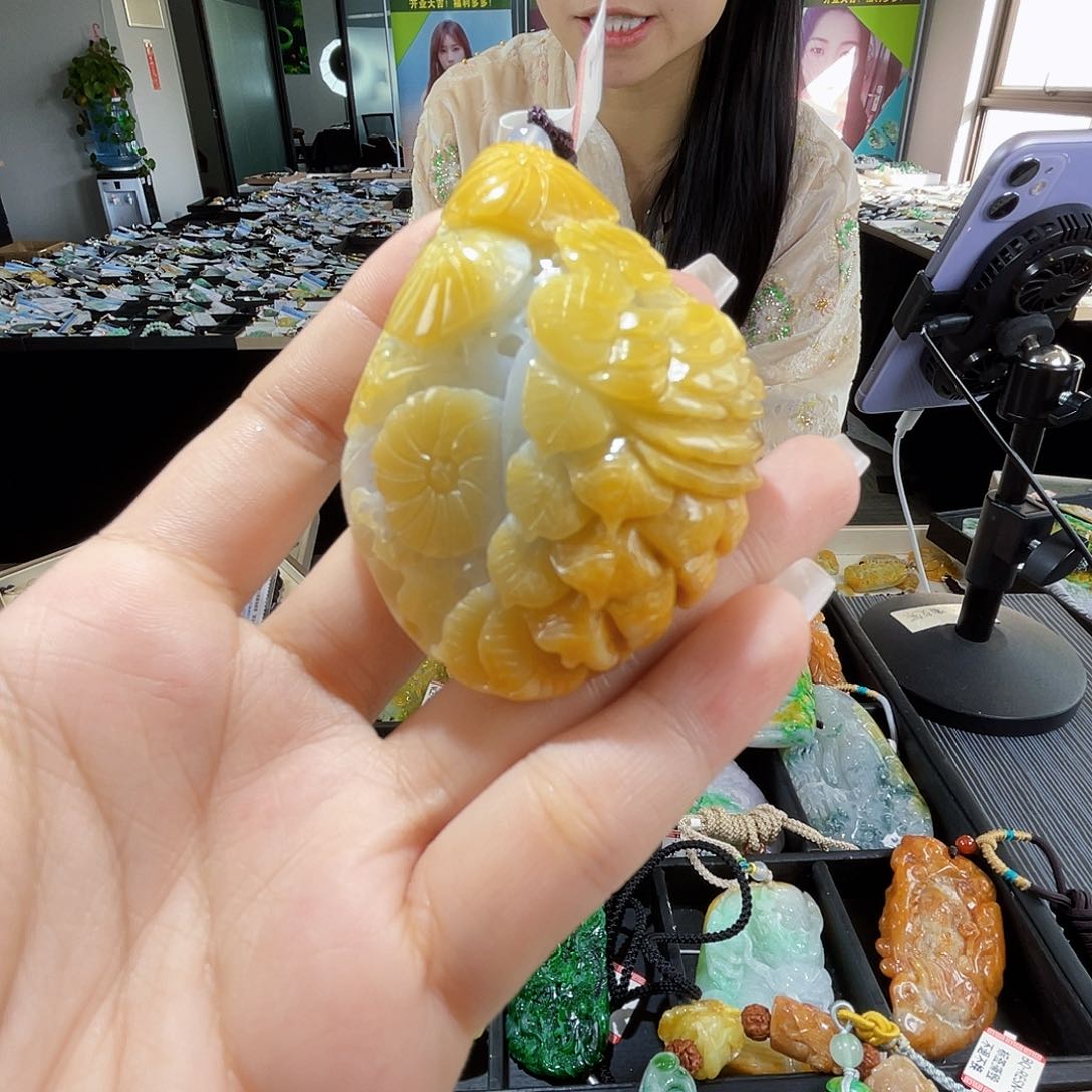 颈饰未镶嵌翡翠一
