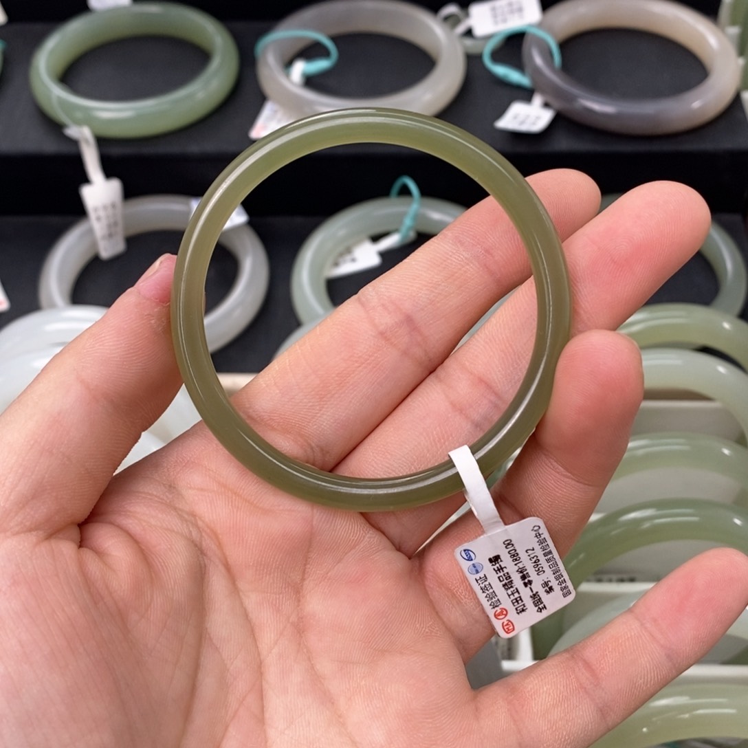 和田玉手镯未镶嵌53