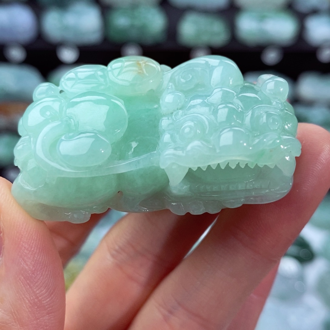 翡翠颈饰未镶嵌天然