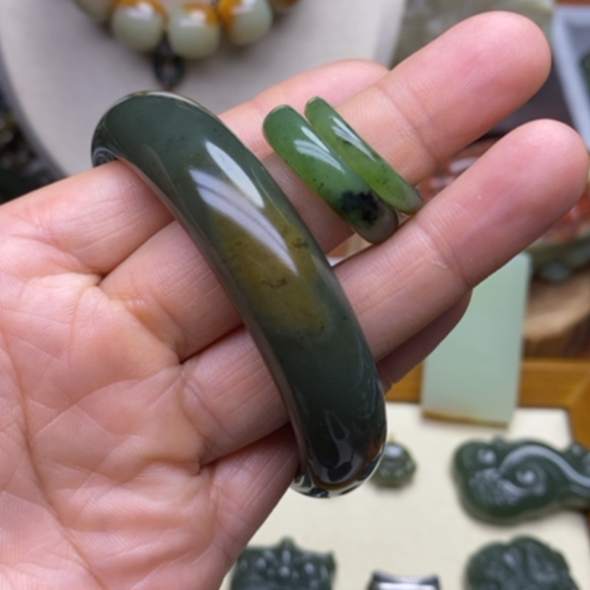 【闪购商品】未镶嵌和田玉挂件提****?