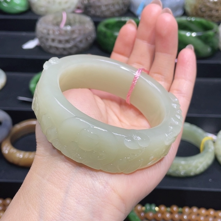 和田玉手镯57圈口 编号64未镶嵌