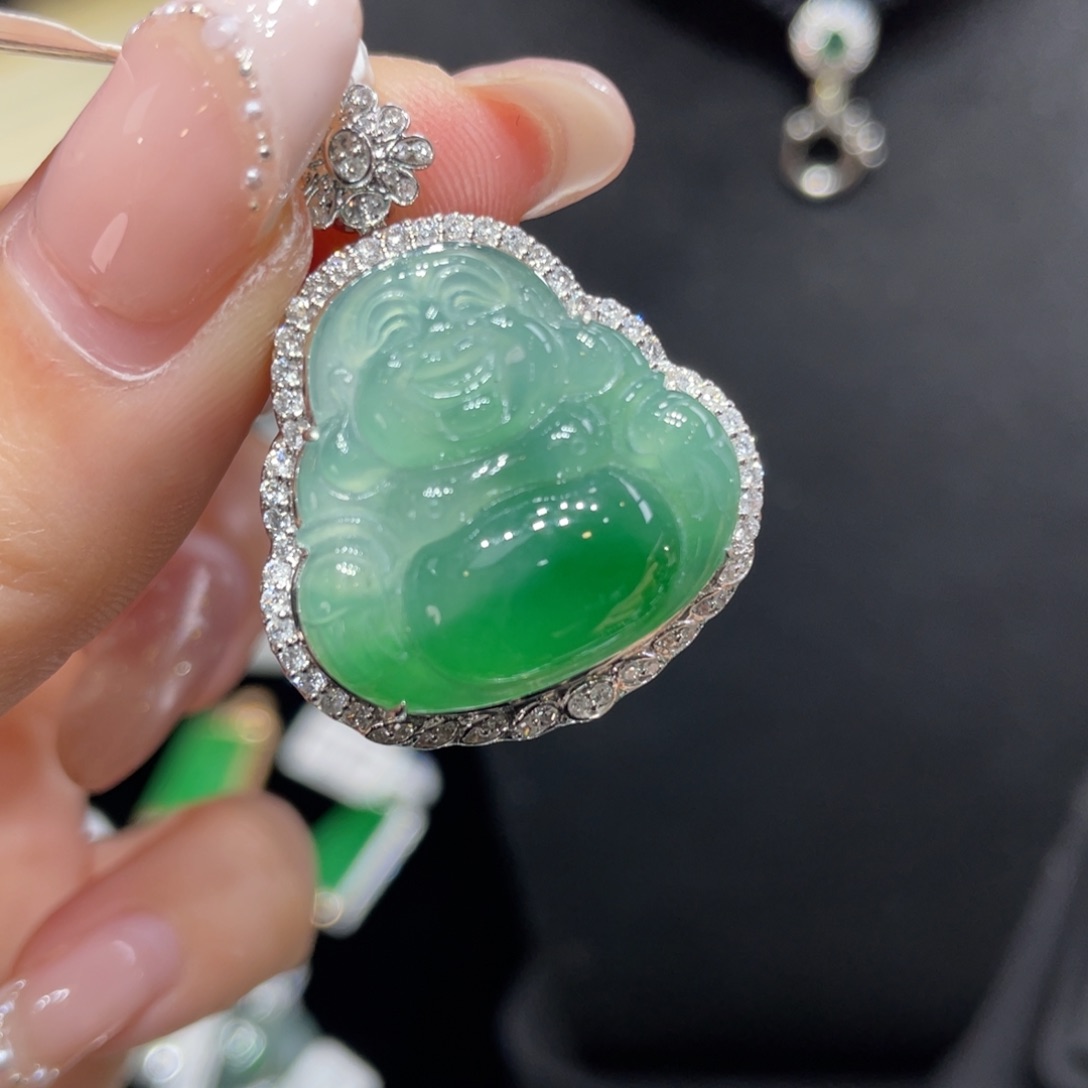 翡翠颈饰18K金镶嵌天然缅甸翡翠a货