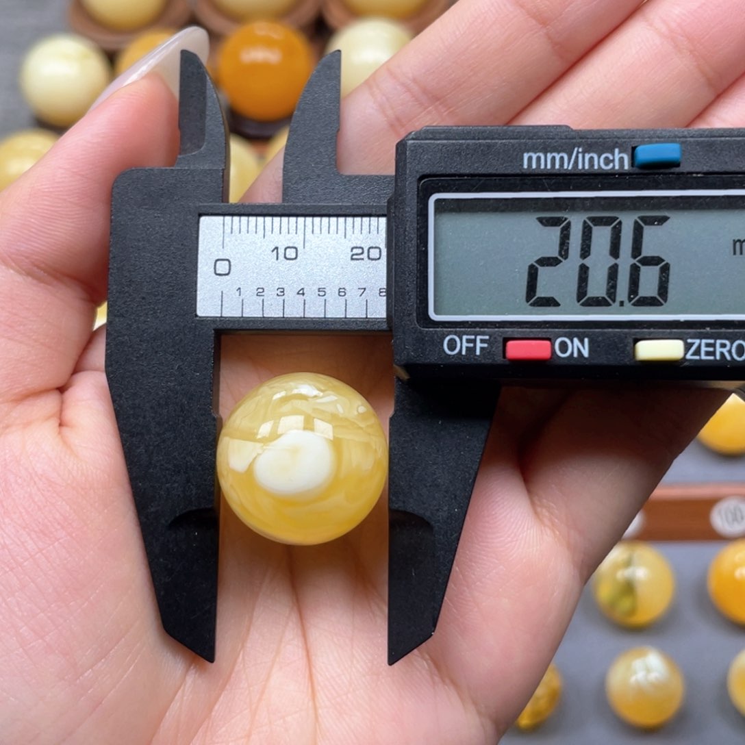 未镶嵌琥珀珠宝奇石