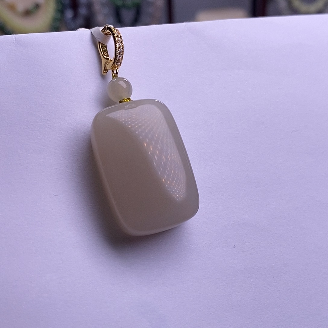 和田玉收藏浓藕粉羊脂级无事牌吊坠未镶嵌