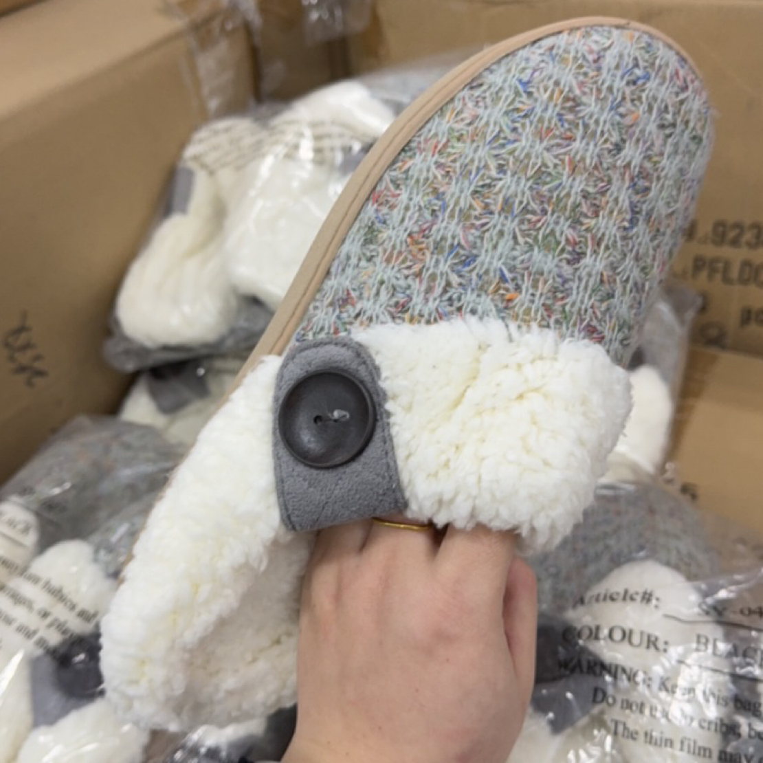 厚绒女士外贸针织棉拖（正码正拍、卡其色鞋底和黑色鞋底随机发）