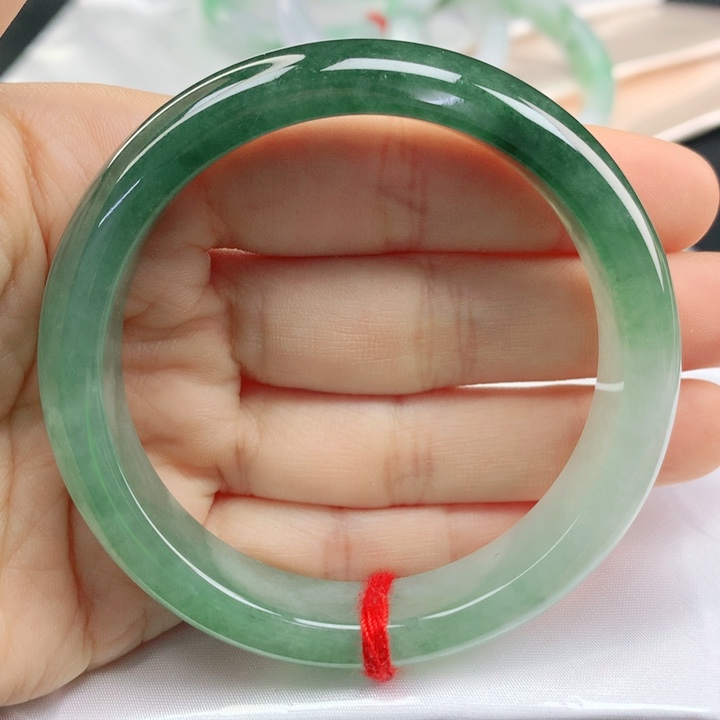 翡翠手镯未镶嵌半山半水55