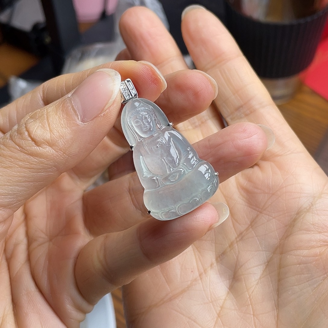 翡翠颈饰18K金镶嵌静**语观音