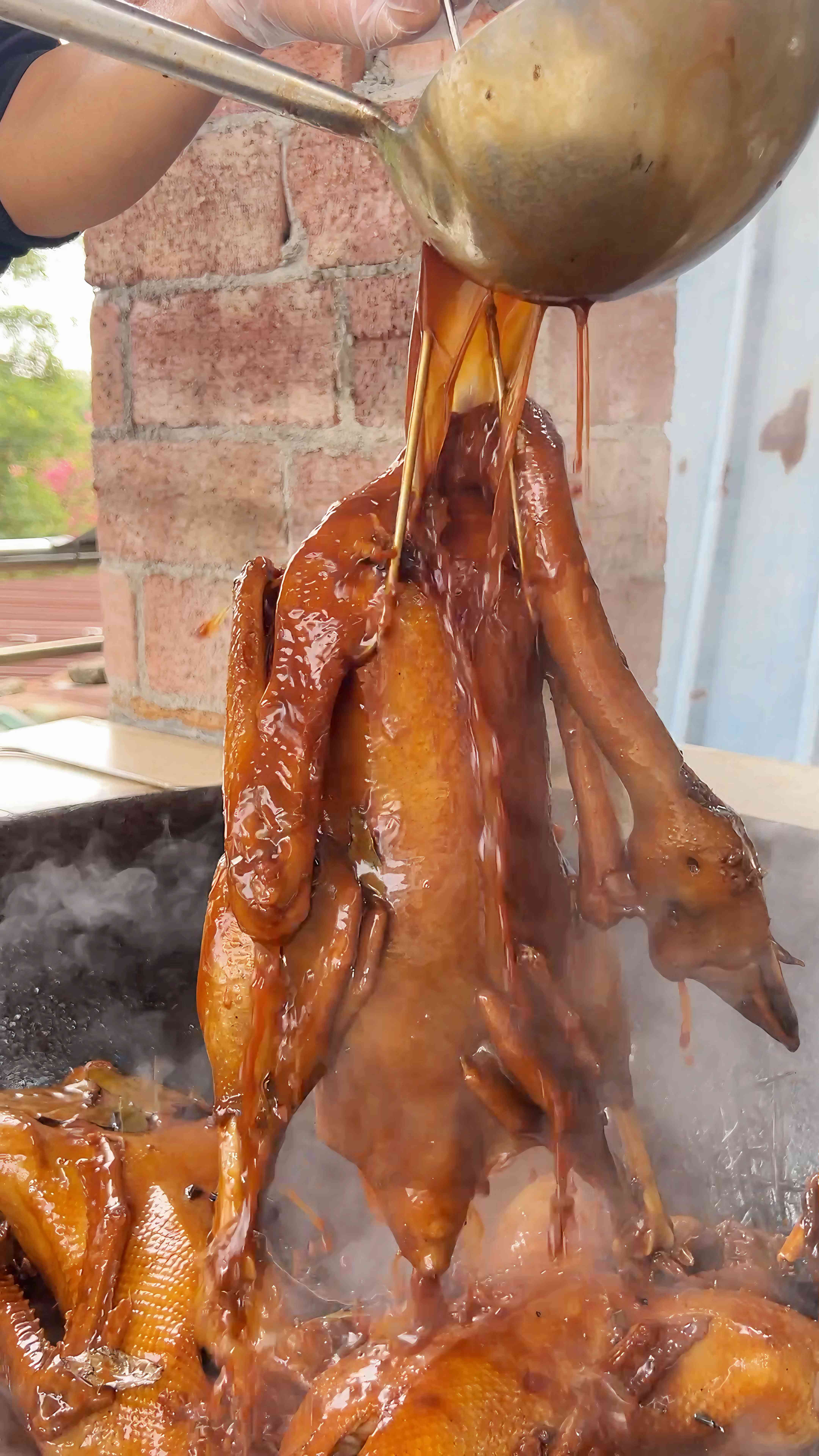 1只碌鹅鹅公5-6斤加内脏汁水  净鹅4斤以上 农家传统手工柴火碌鹅