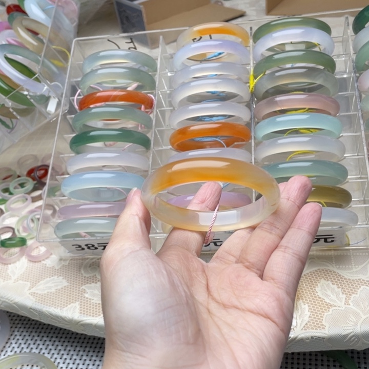 玛瑙/玉髓未镶嵌手镯52圈口