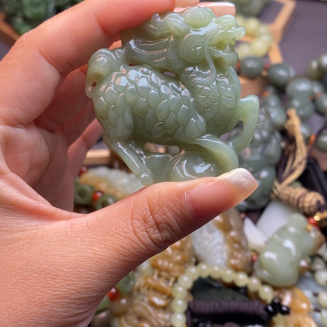 和田玉颈饰未镶嵌