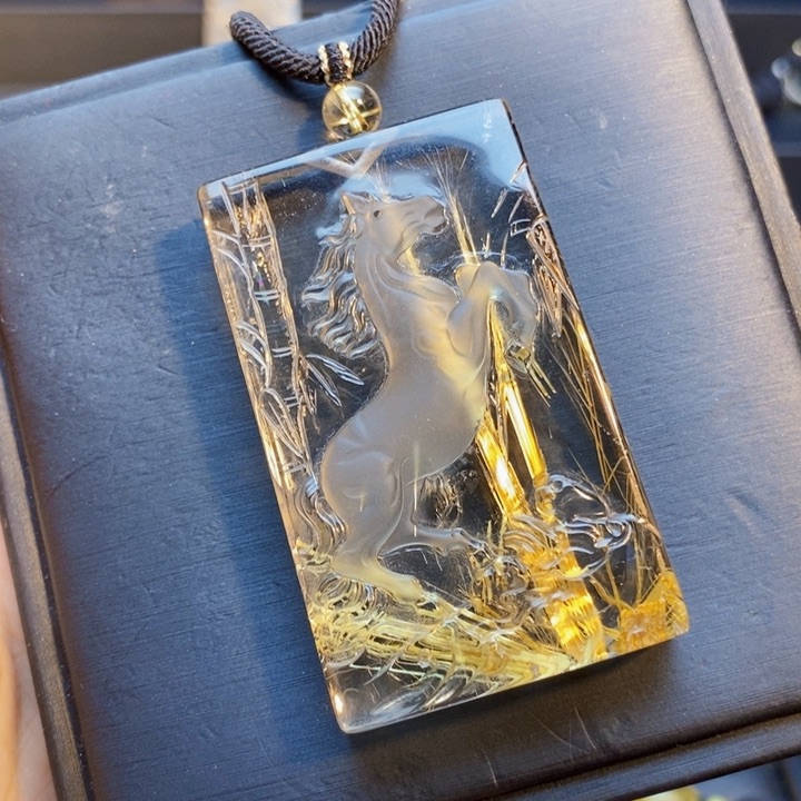 颈饰未镶嵌发晶天然白体顺宽板钛晶生肖马到成功无事牌