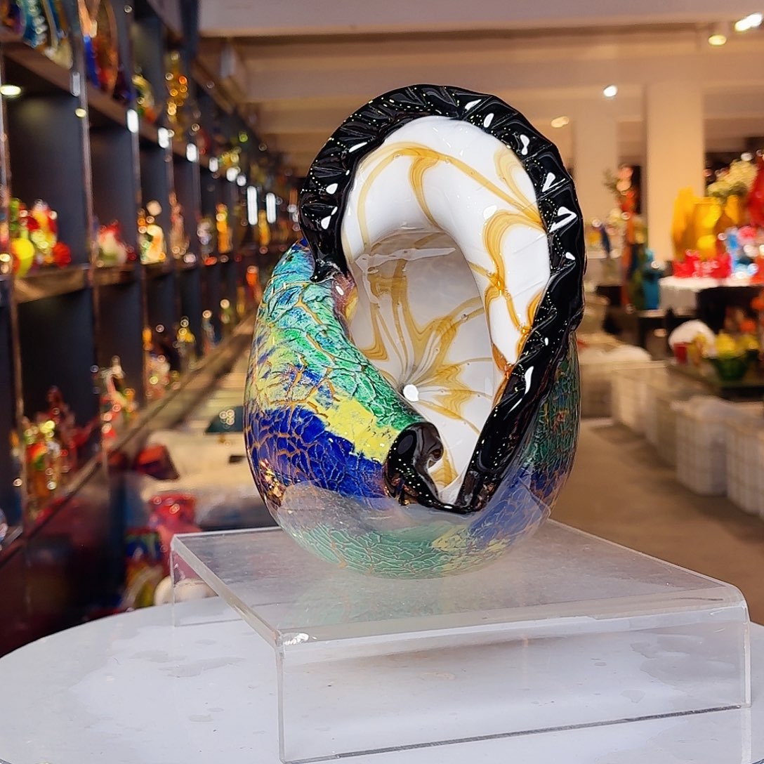 琉璃手工艺品琉璃岛上有个叫小
