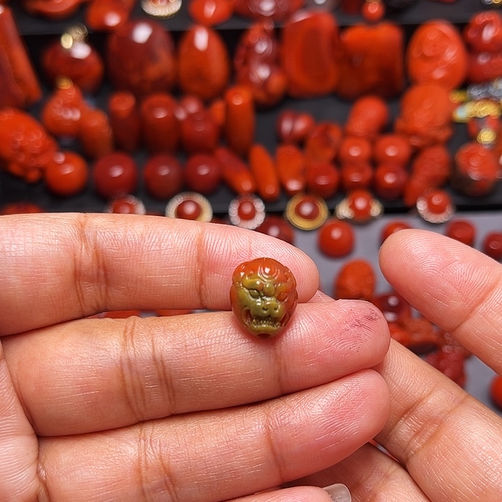 ？***稳南红玛瑙未镶嵌配饰背云