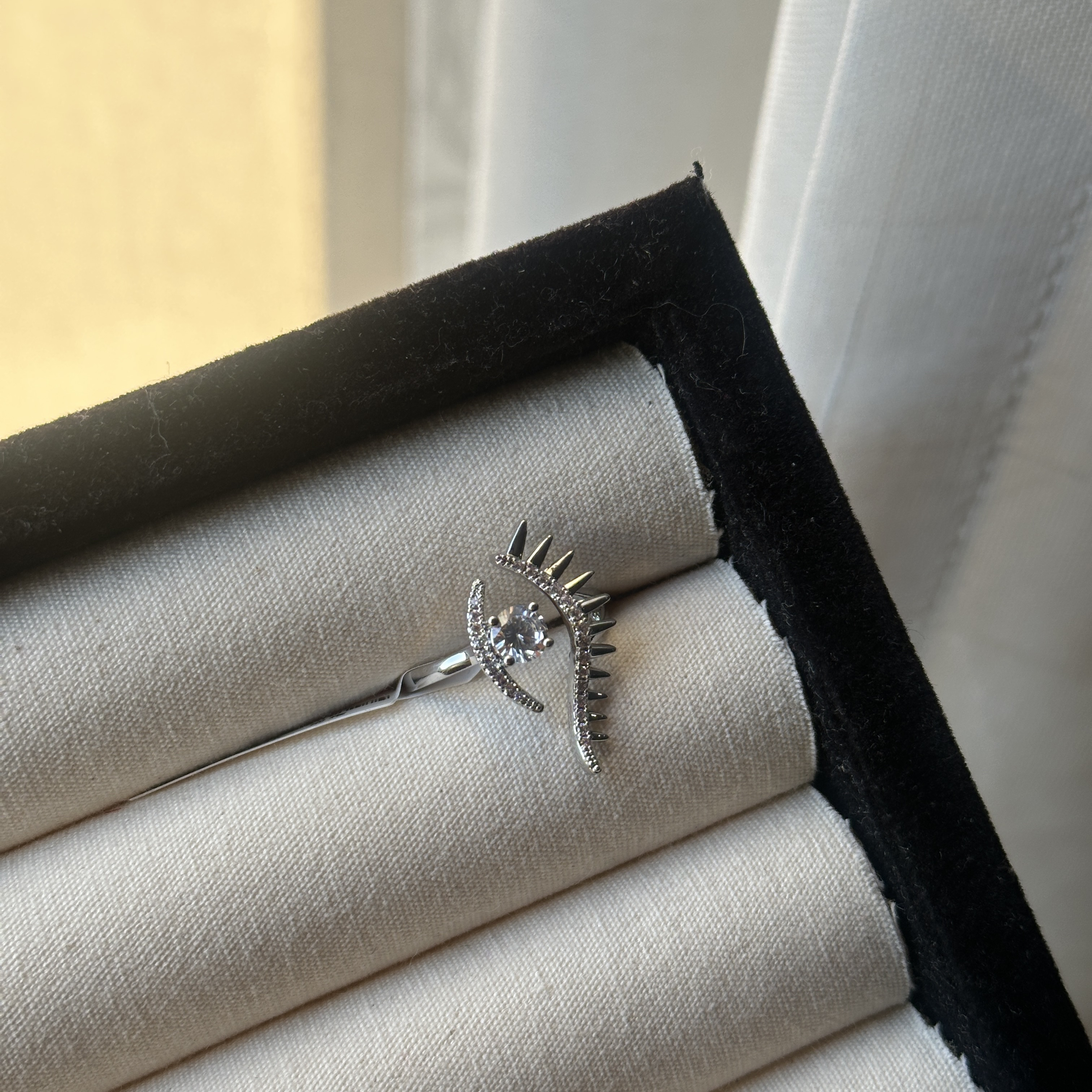 钛钢锆石戒指 GULUM 968 气质时尚小众简约银色戒指