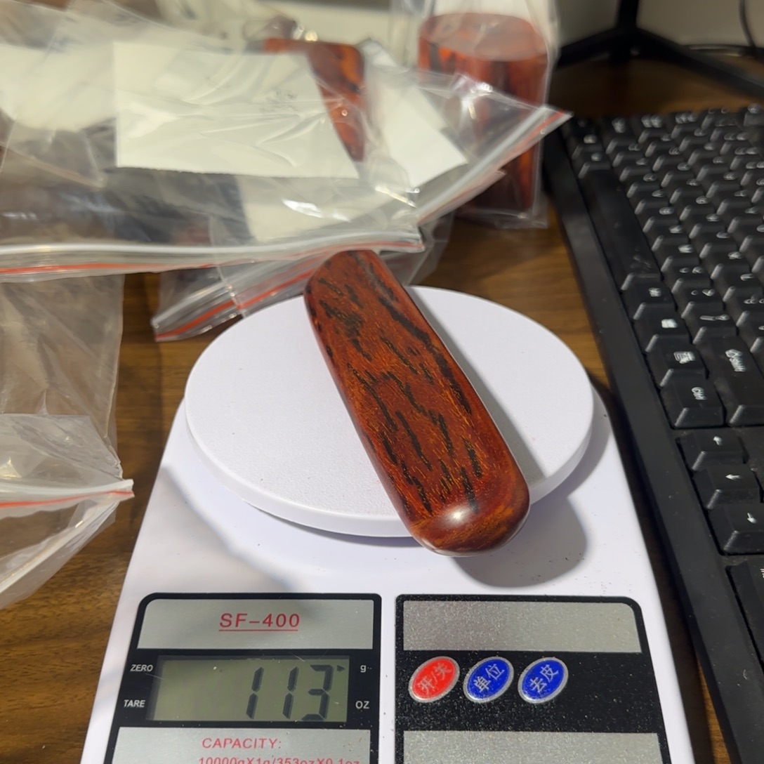 嗯***嗯木印度小叶紫檀手把件