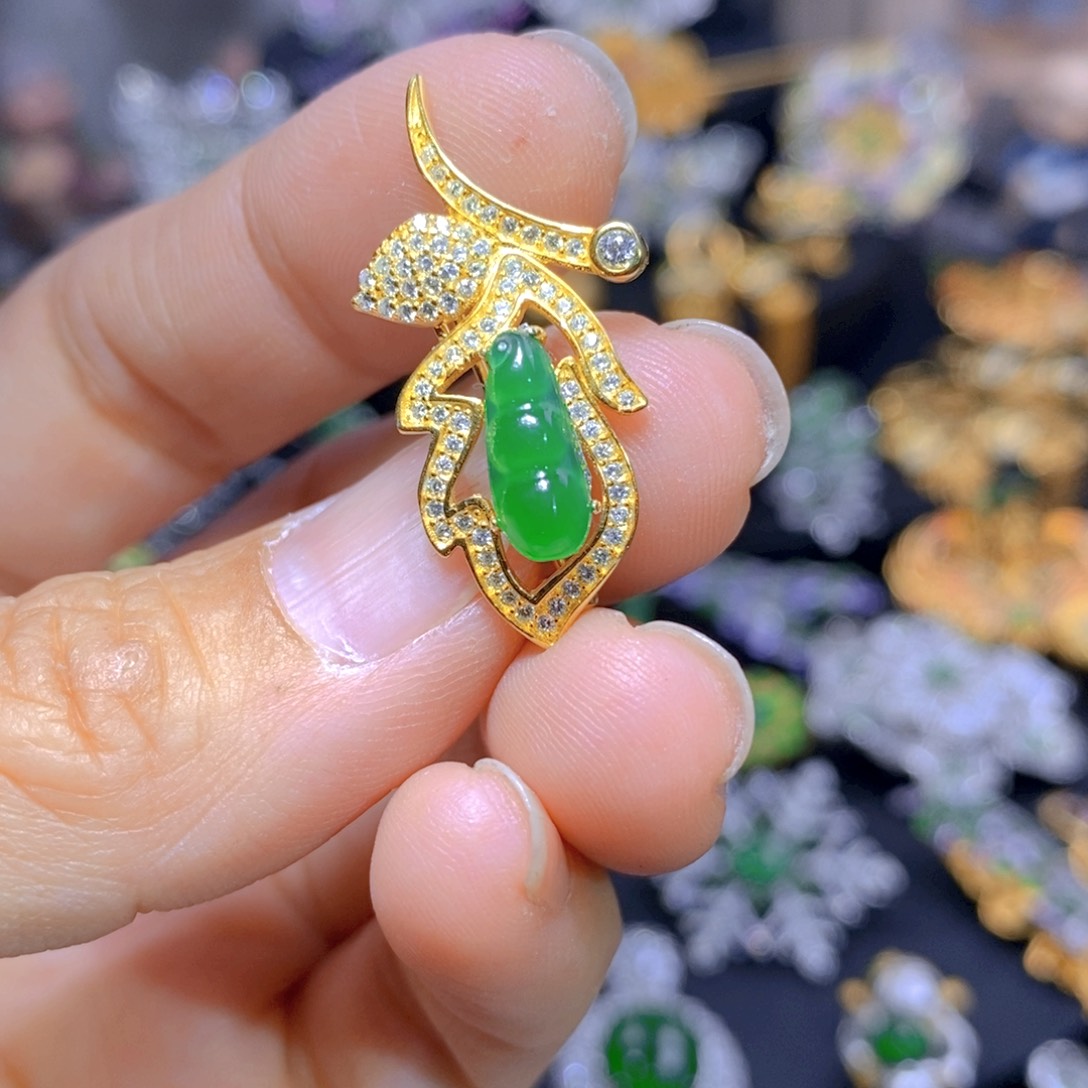 翡翠耳钉银S925镶嵌天然翡翠