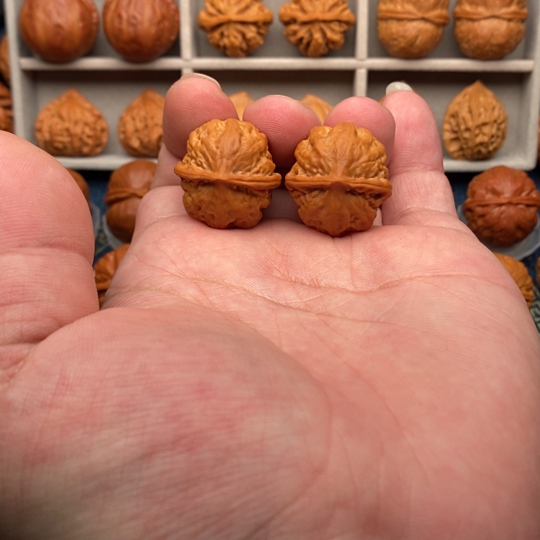 北***铭把件文玩核桃龙脊纹