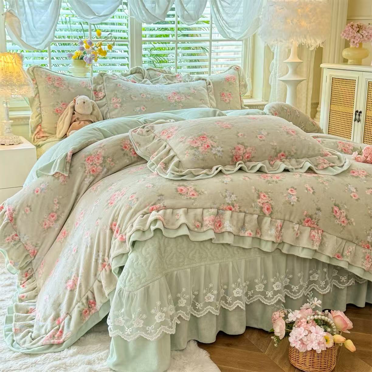 【床盖系列】花边加厚牛奶绒床盖四件套-阿芙