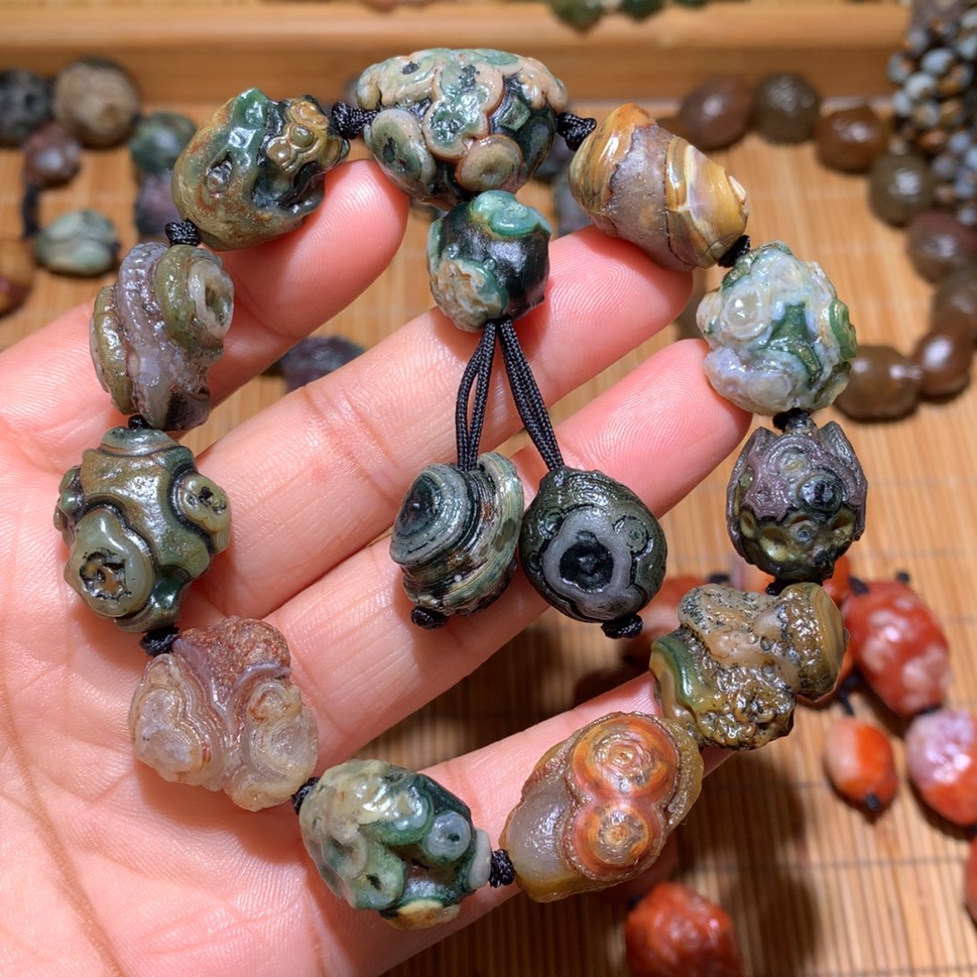 付***任玛瑙/玉髓未镶嵌颈饰