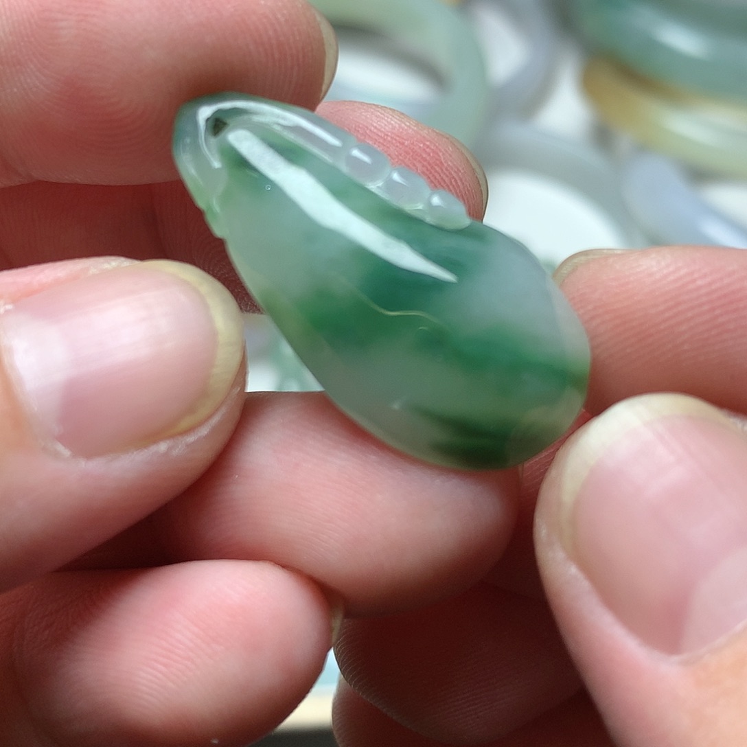 颈饰未镶嵌翡翠福瓜