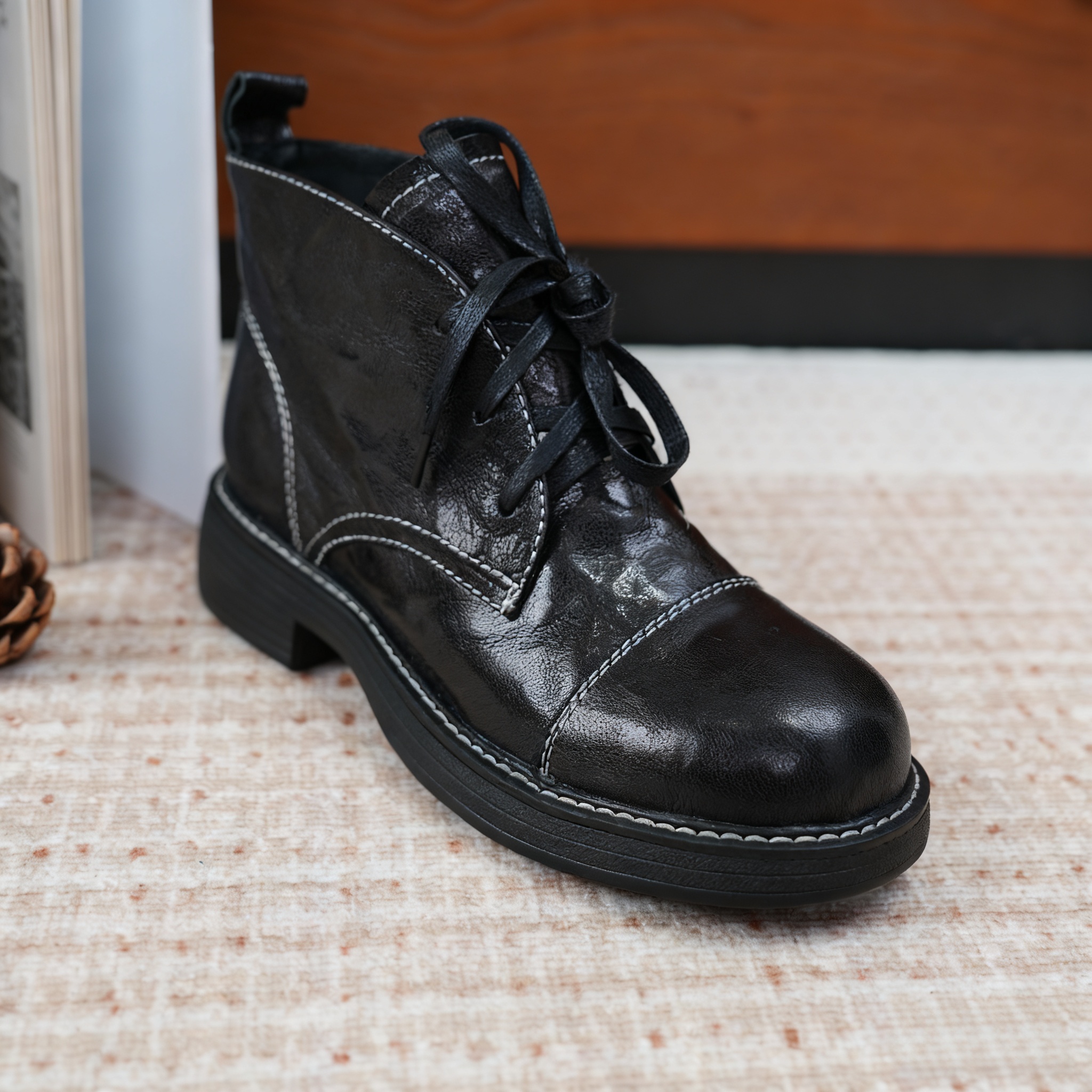 跟高4CM/筒高10CM，水晶羊皮复古小皮鞋版短靴