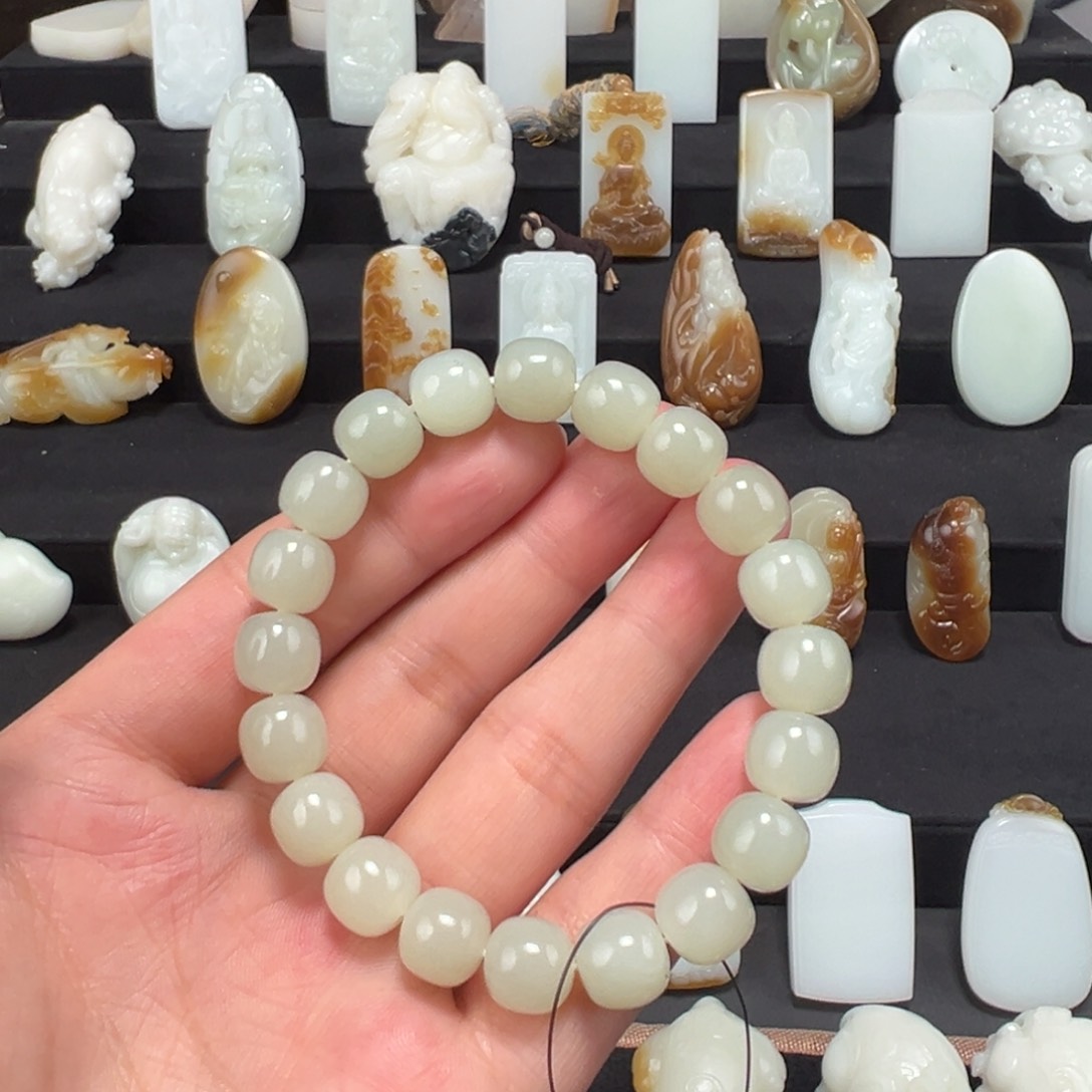 和田玉颈饰未镶嵌