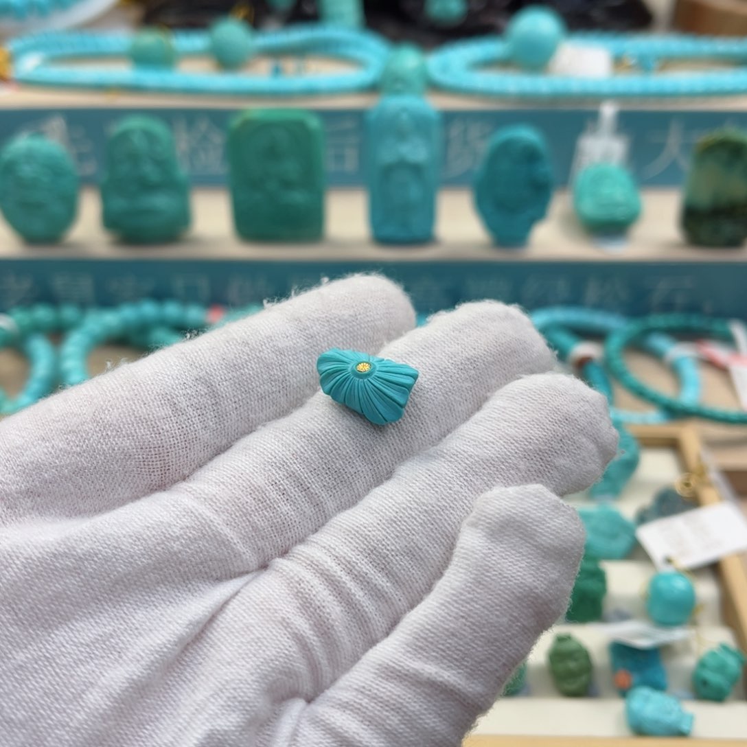 绿松石配饰未镶嵌