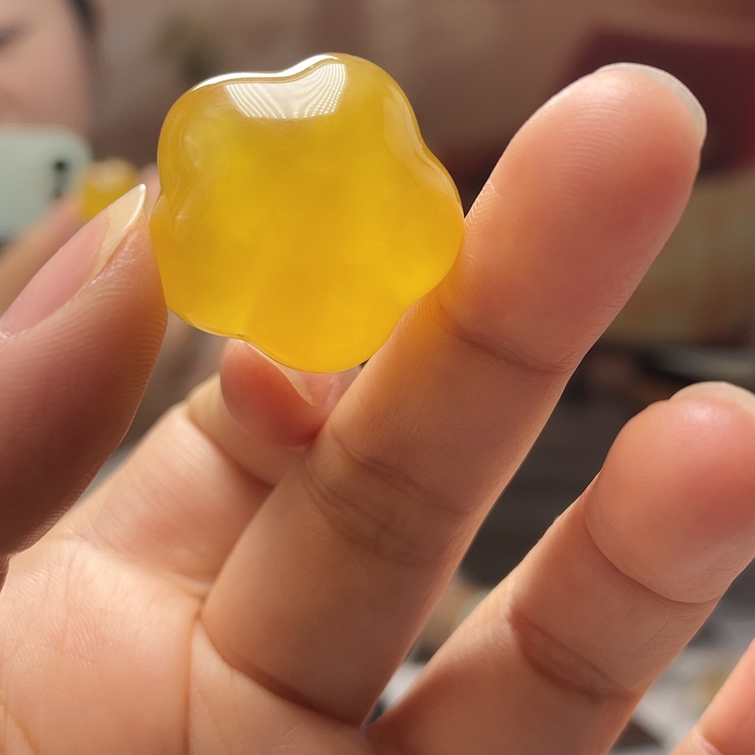 琥珀未镶嵌裸石吊坠