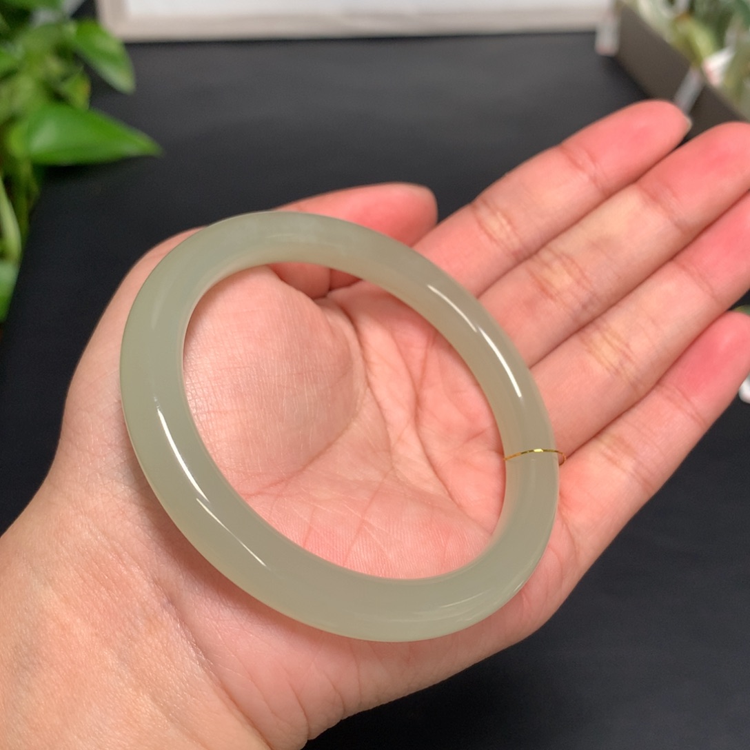 和田玉手镯未镶嵌58