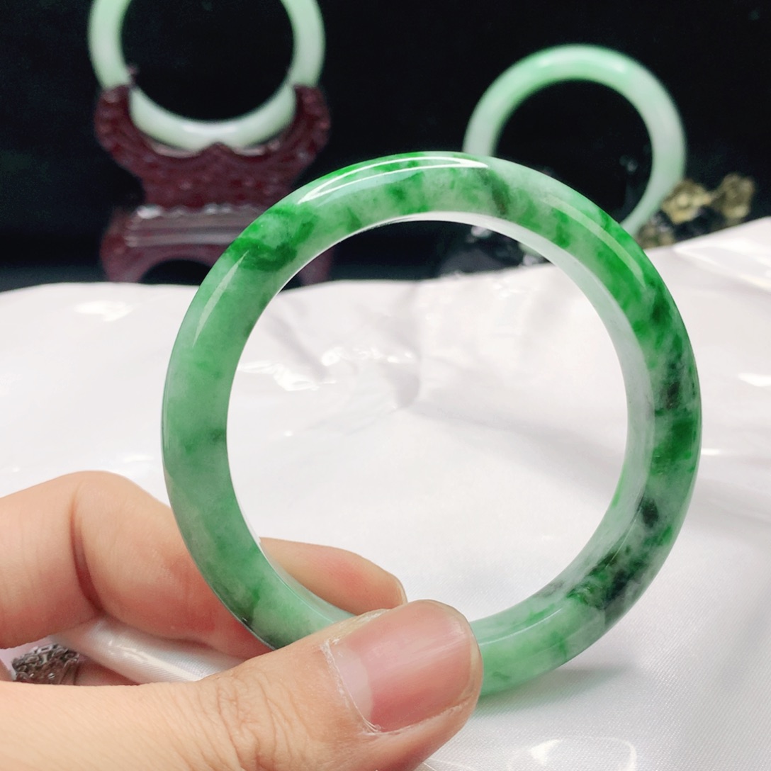 翡翠手镯未镶嵌56 圈缅甸天然A货翡翠手镯时尚女款