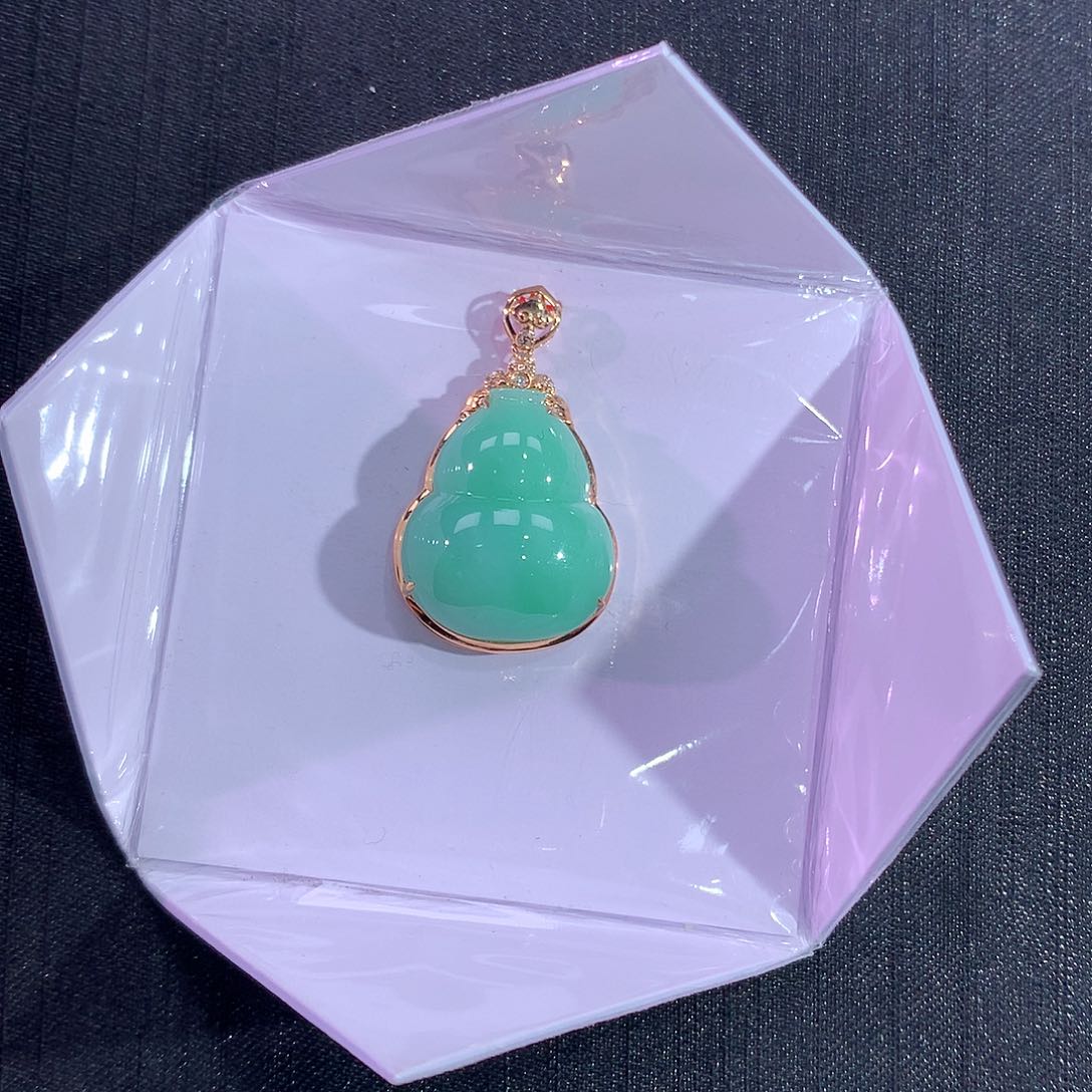 翡翠吊坠(赠链)18K金镶嵌
