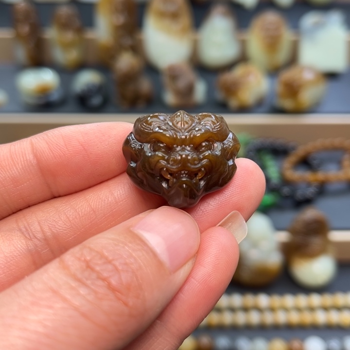 和田玉（糖玉）未镶嵌颈饰