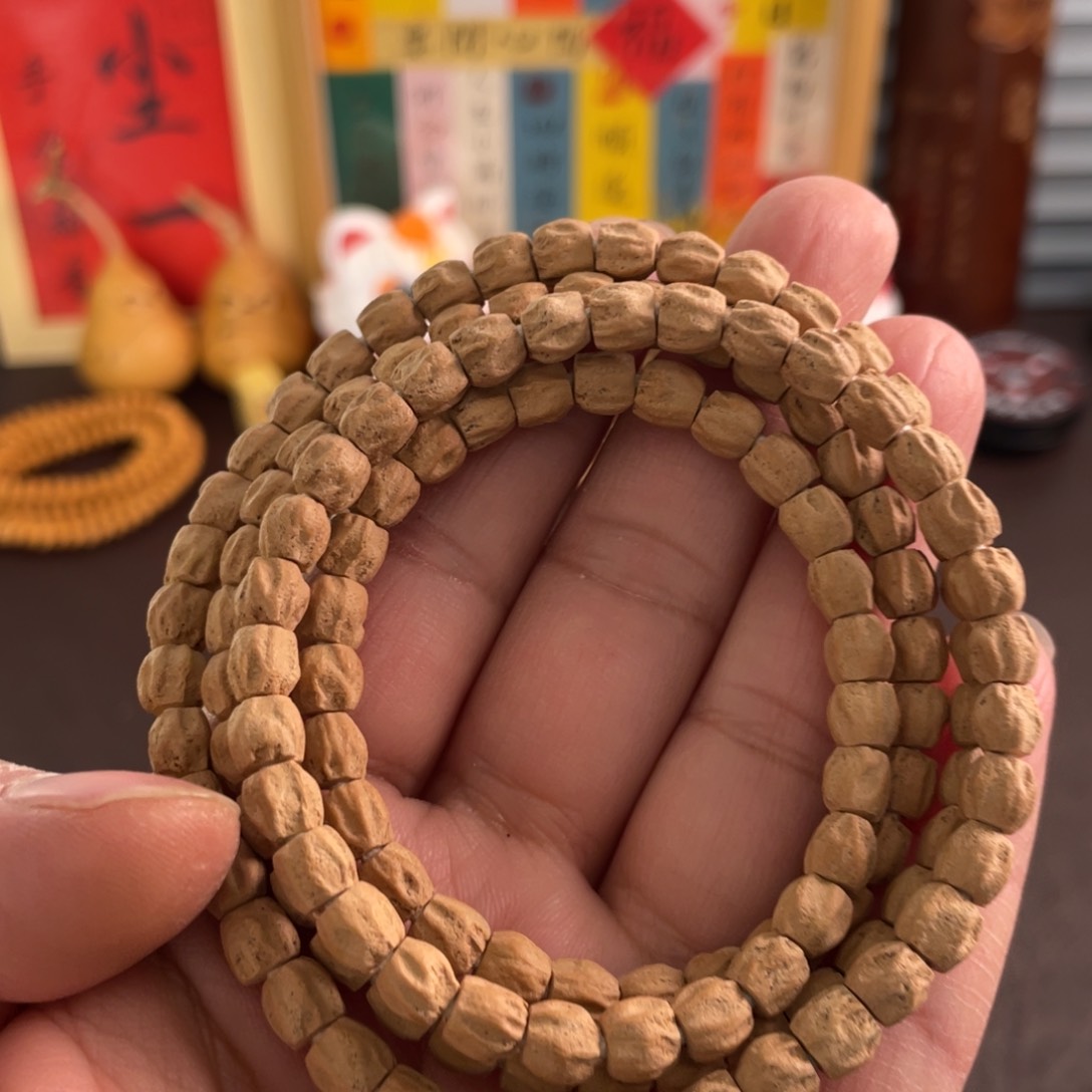 柏香籽/百香籽吊坠红皮 桶顺5.8x5.8mm