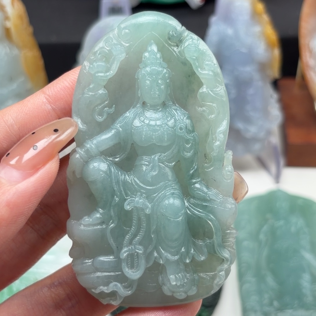 定制翡翠未镶嵌水月观音