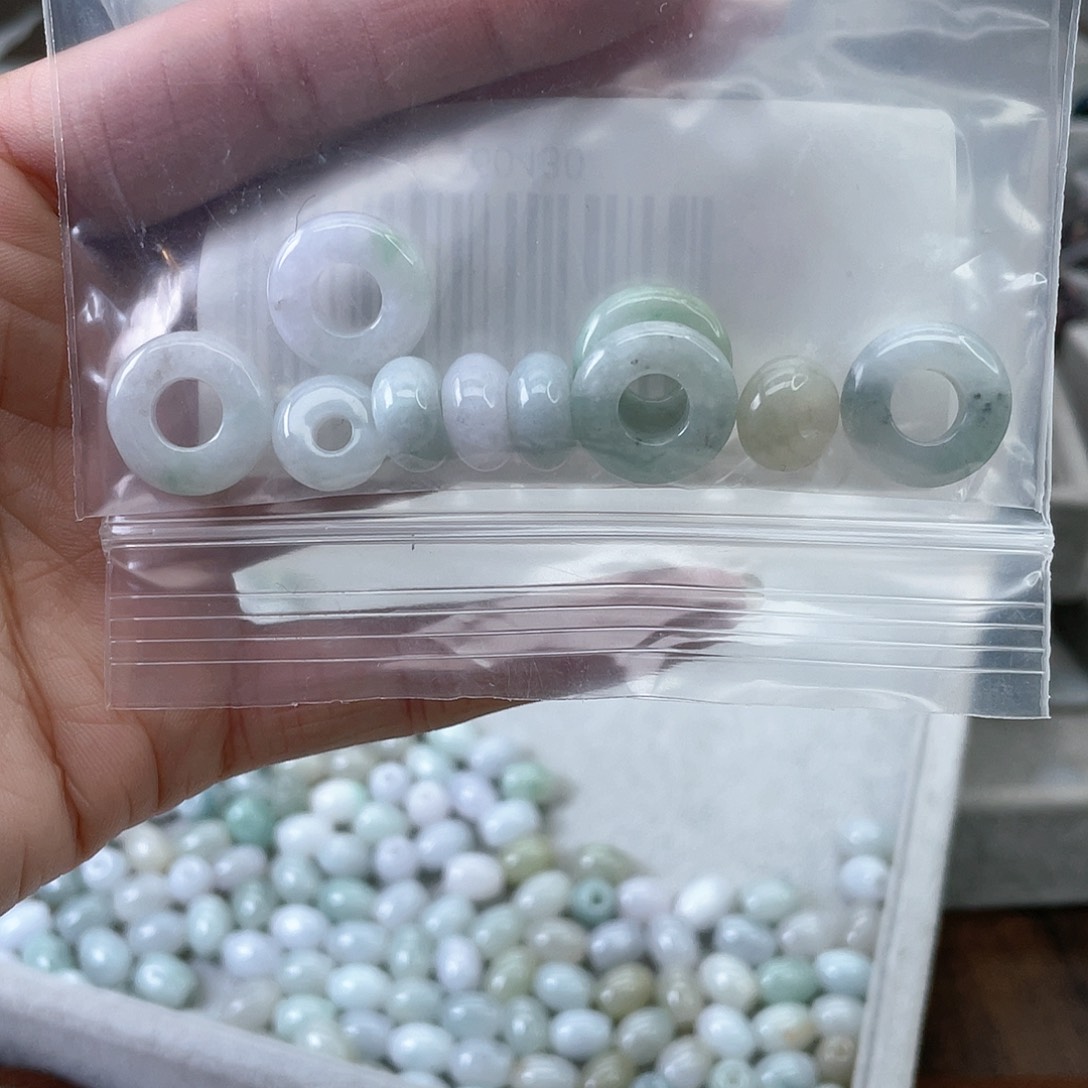 翡翠颈饰未镶嵌梦*滴流1