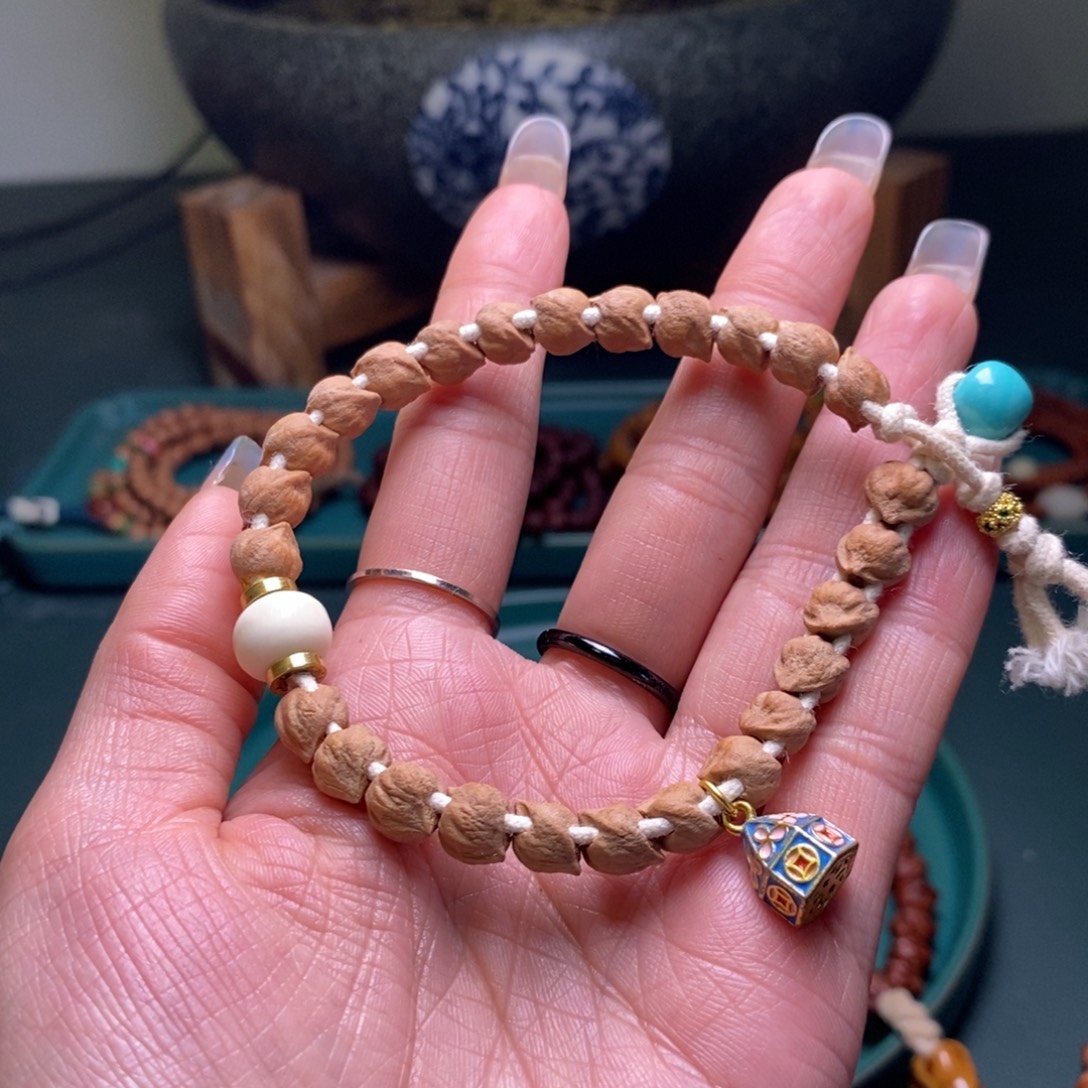 柏香籽/百香籽吊坠178.8蛇骨配