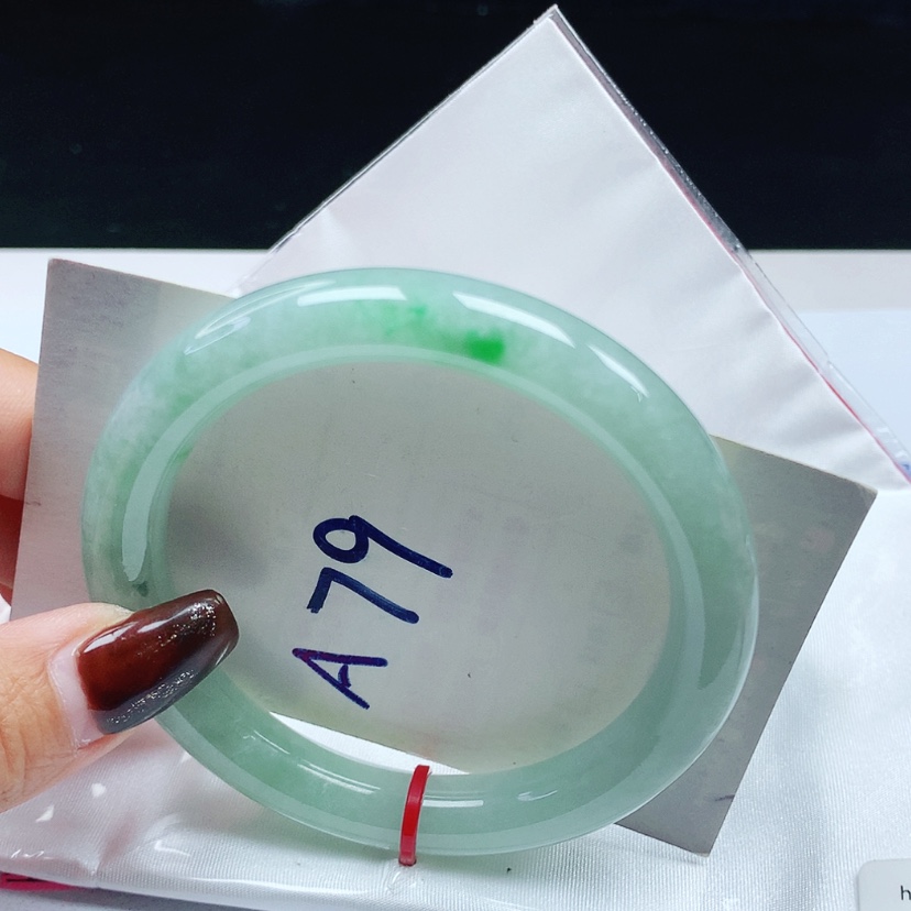 【闪购商品】翡翠手镯未镶嵌 圆条56+