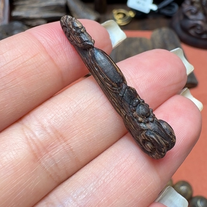 大叶紫檀（黑酸枝木类）