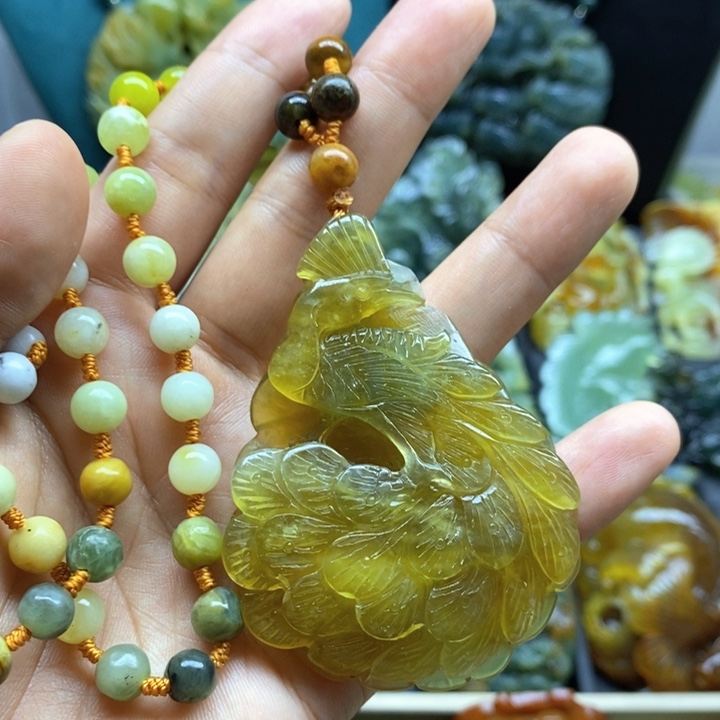 未镶嵌蛇纹石玉挂件