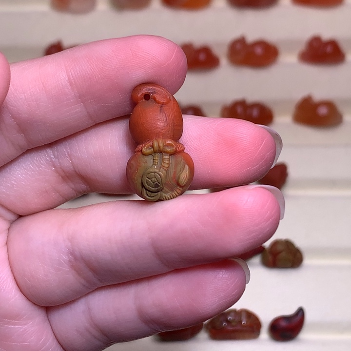 回***去南红玛瑙未镶嵌珠宝半成品包浆葫芦