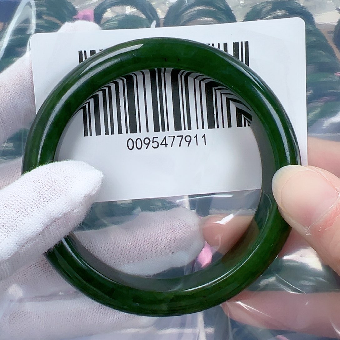 和田玉（碧玉）手镯未镶嵌6061包容