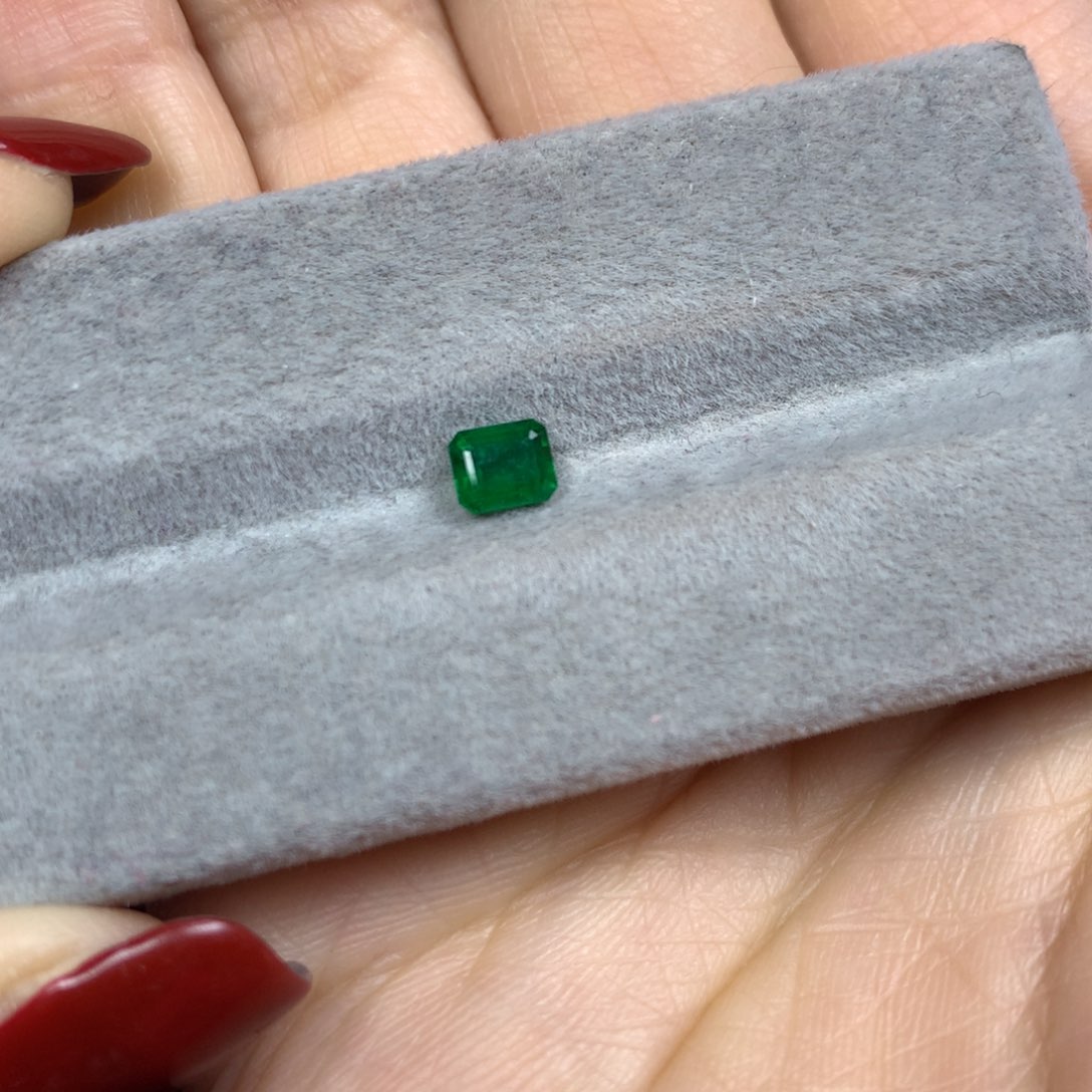 祖母绿裸石未镶嵌祖母绿
