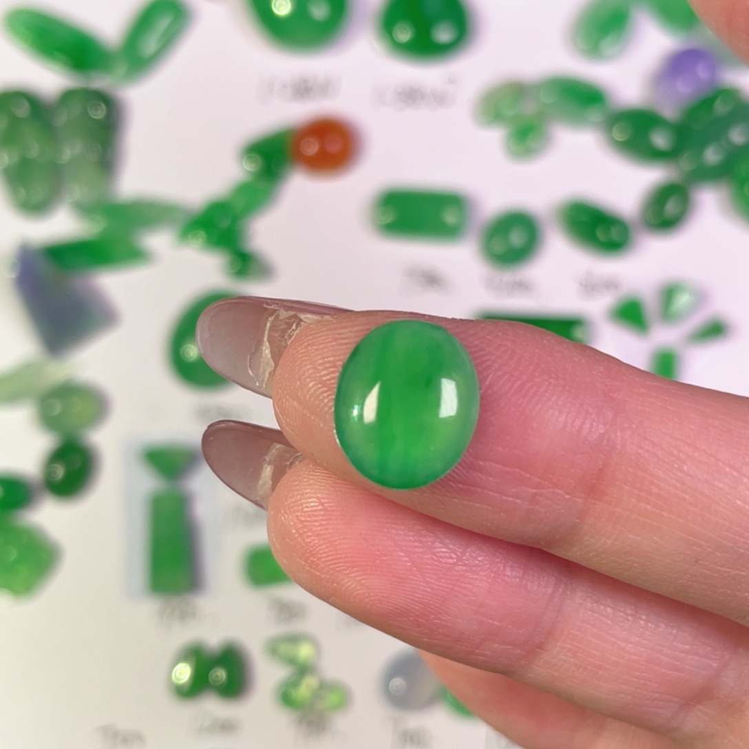 翡翠未镶嵌颈饰裸石