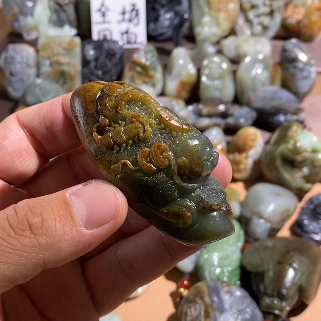 和田玉未镶嵌把件无*