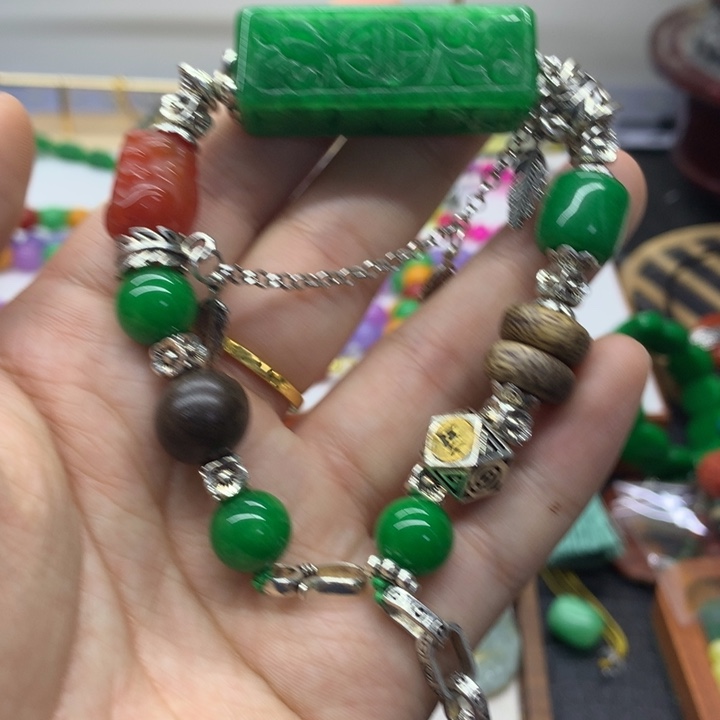 查罗石合金颈饰吊坠