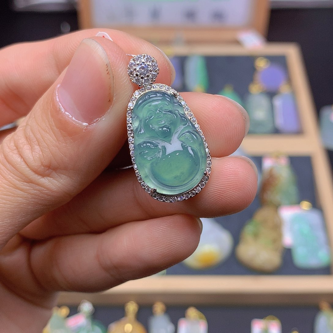 翡翠颈饰未镶嵌翡翠