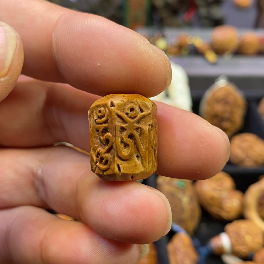 六字真言潍坊核雕桃核雕刻