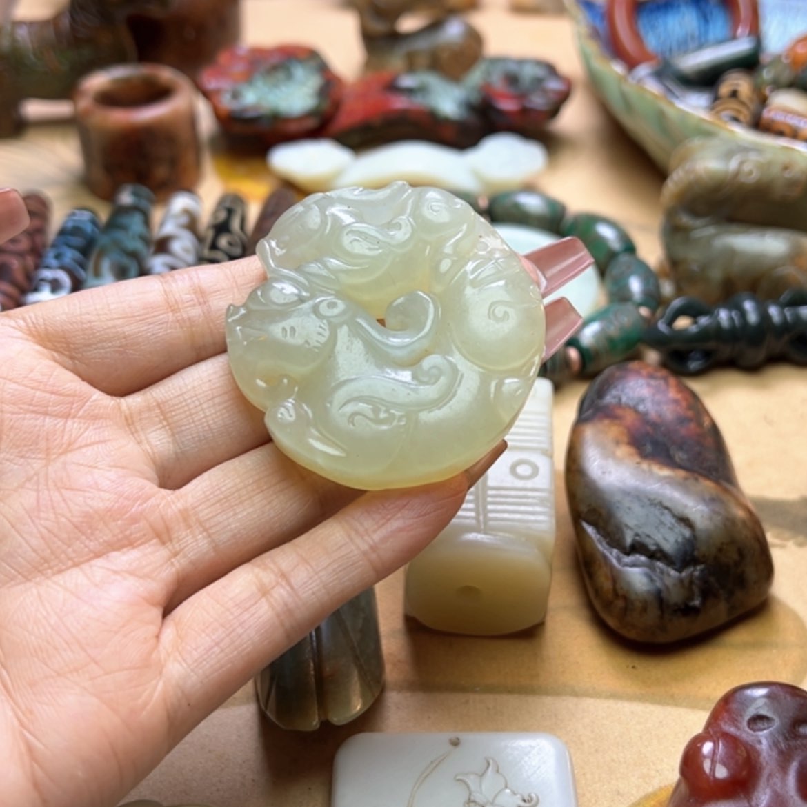 【闪购商品】蛇纹石玉颈饰未镶嵌